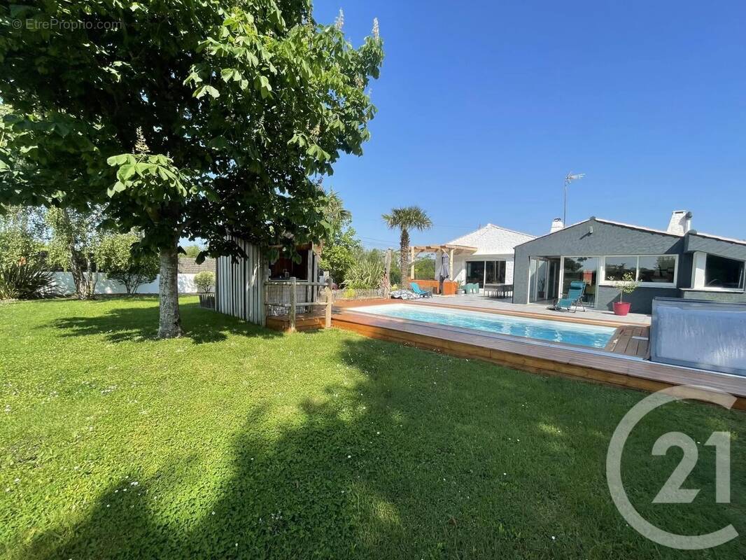 Maison à LE PERRIER