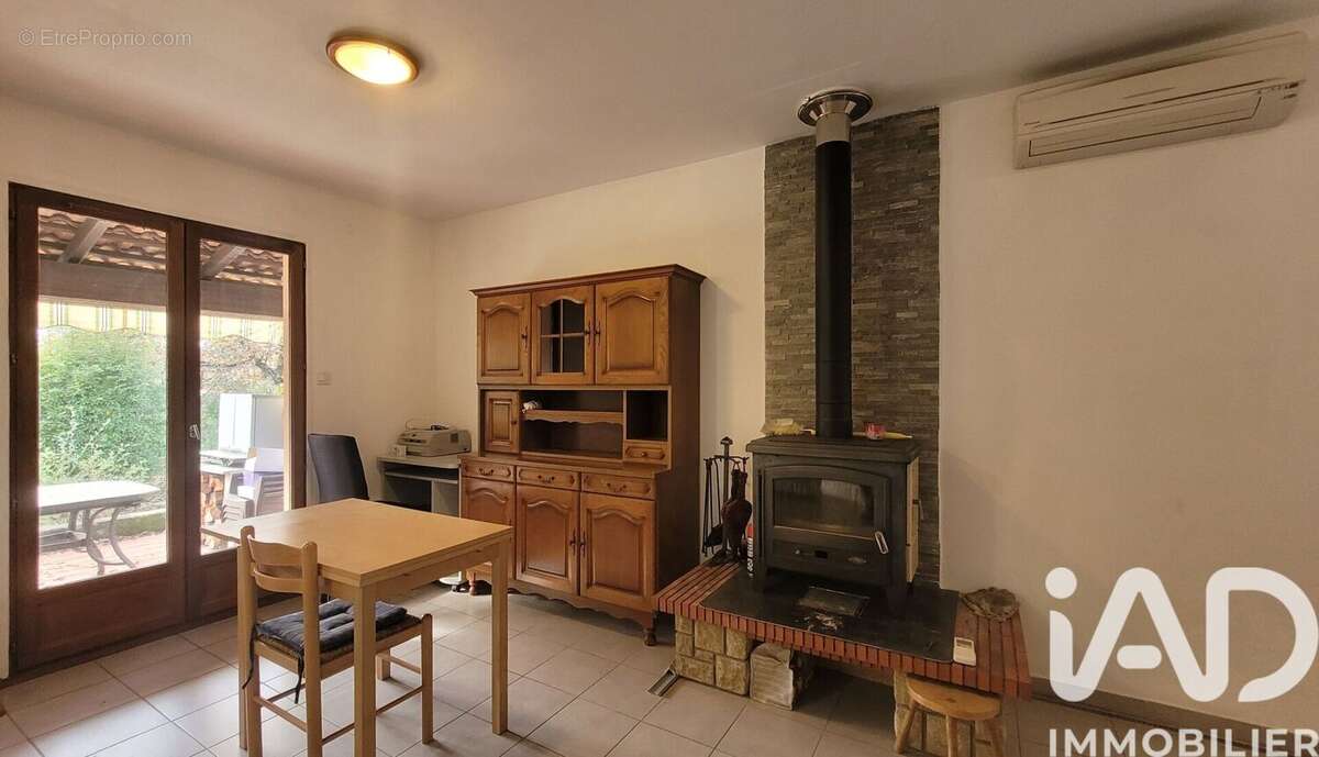 Photo 3 - Maison à REGUSSE