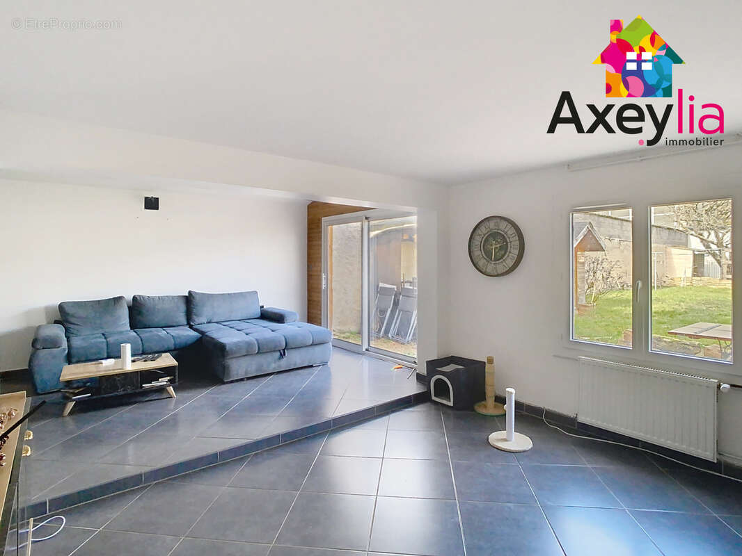 A vendre-melay- maison sur terrain clos avec piscine et hangar. - photo 12