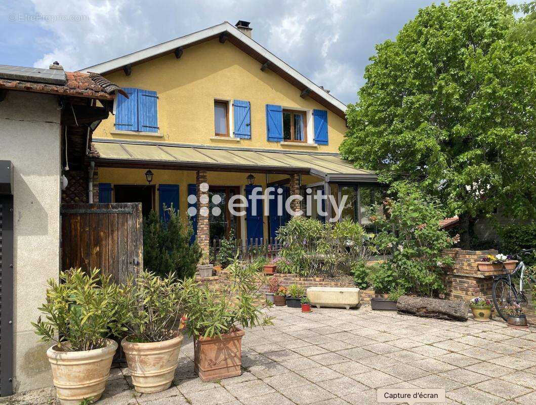 Maison 150 m² à Feurs  - photo 3