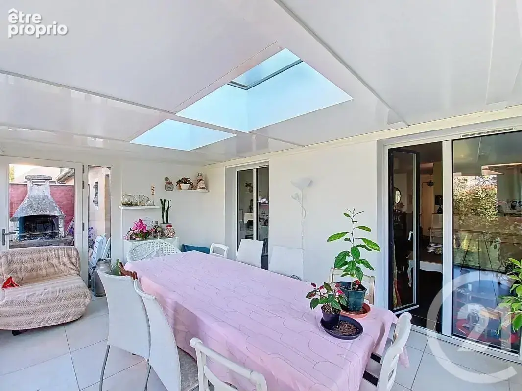 Maison 101 m² à Saint-Fons  - photo 2