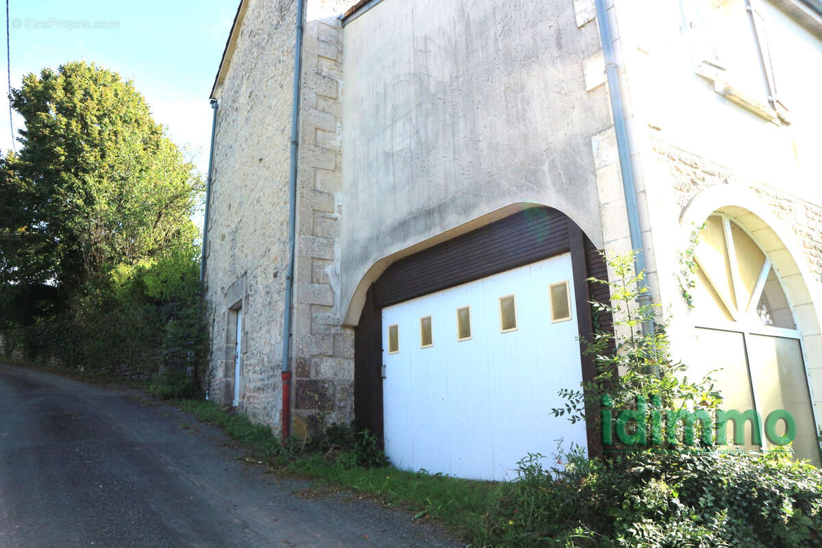 Vous aimez les vieilles pierres,la campagne..ensemble immobilier de 190 m2 avec 2 maisons sur un beau parc arb - photo 18