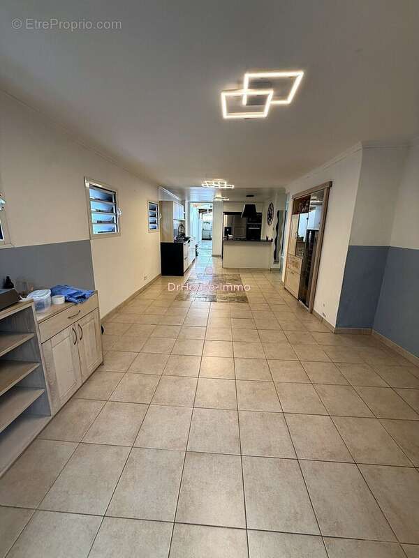 Maison 141 m² à Saint-Pierre  - photo 25
