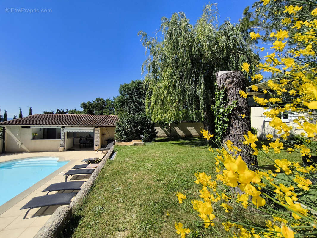 Maison à MONTBOUCHER-SUR-JABRON