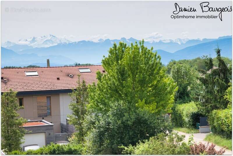 Appartement à ECHENEVEX