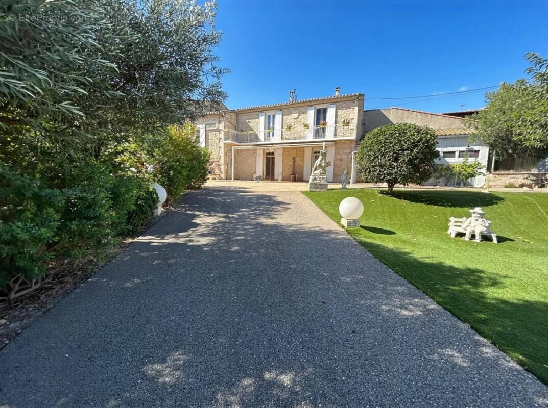 Maison à BELLEGARDE