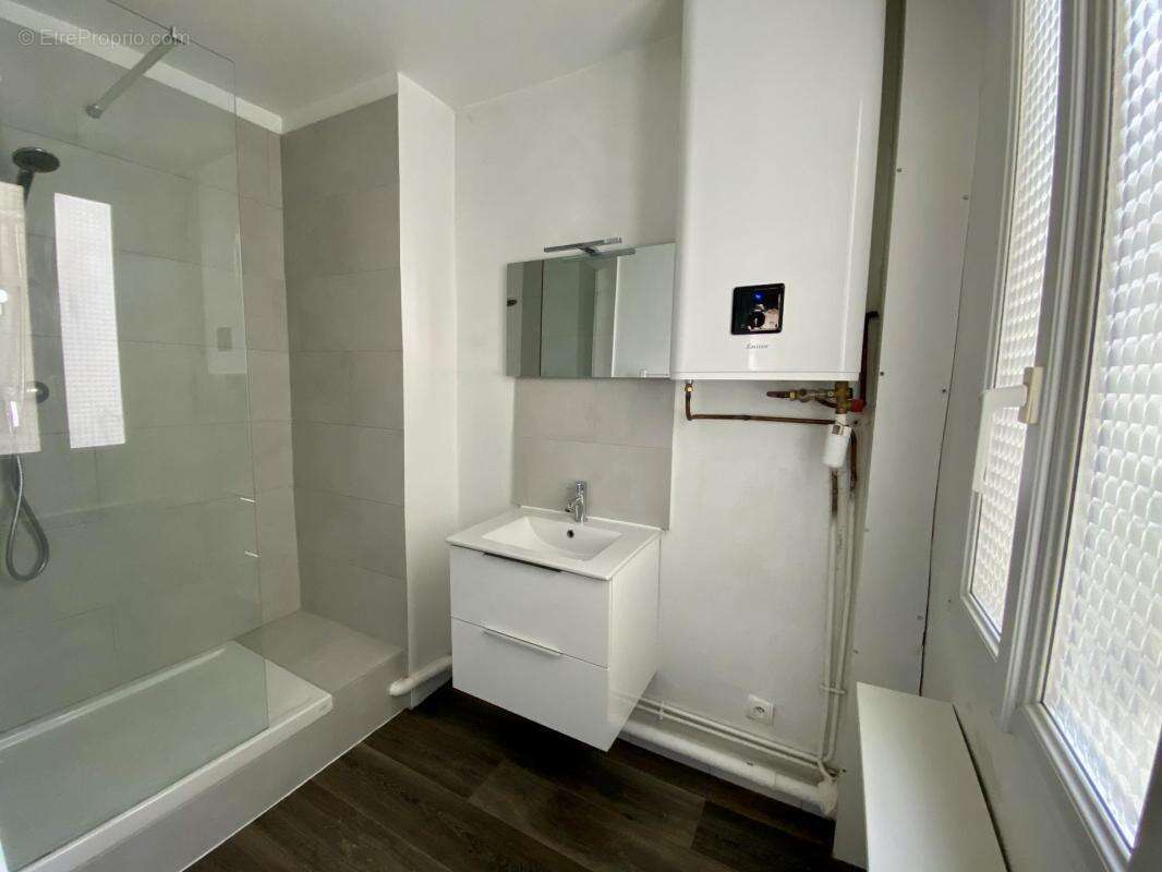 Appartement à PARIS-14E