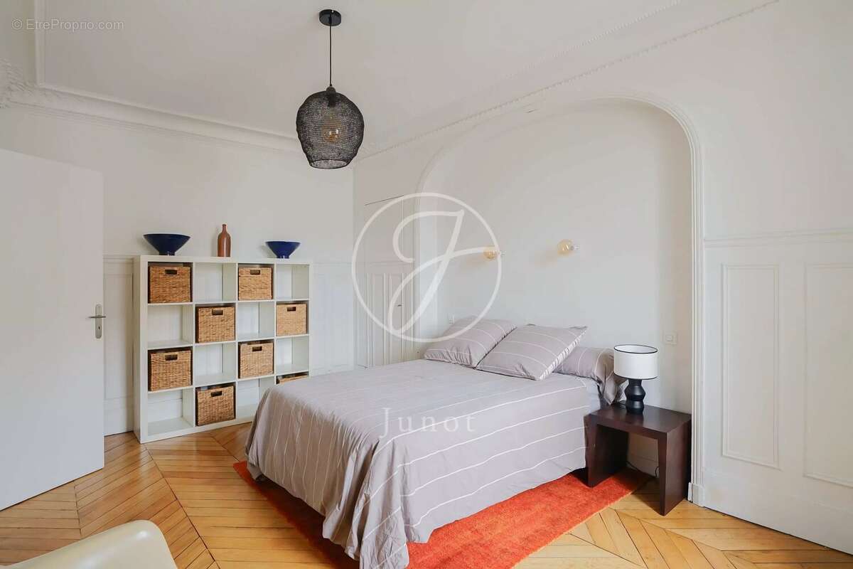 Appartement à PARIS-9E