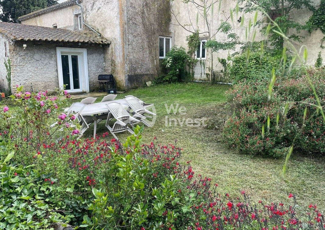 Maison à MAS-SAINTES-PUELLES