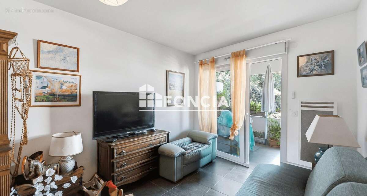 Cannes bocca  dans residence recente securisee avec piscine lumineux 2pieces terrasse pkg s/sol vendu loué - photo 4