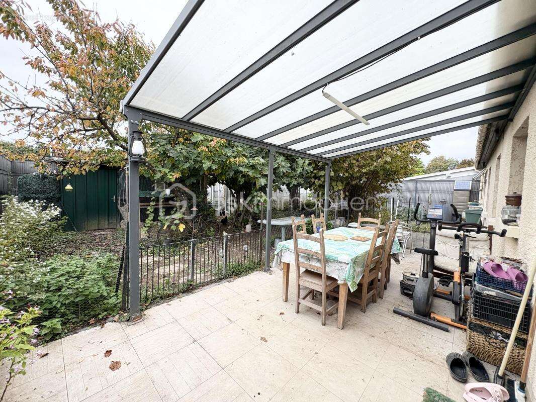 Maison à MONCETZ-LONGEVAS