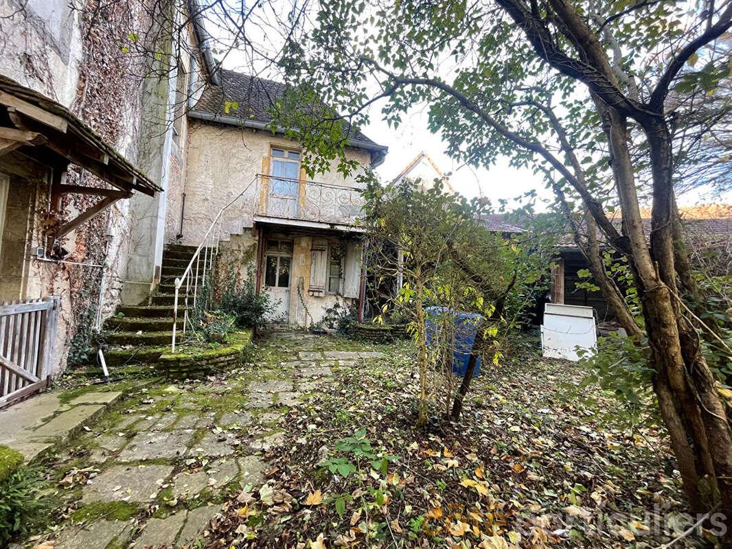 Maison à SAINT-AMAND-MONTROND
