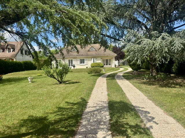 Maison à FERRIERES-EN-GATINAIS