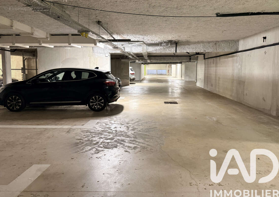 Parking 12 m² à Guyancourt  - photo 2