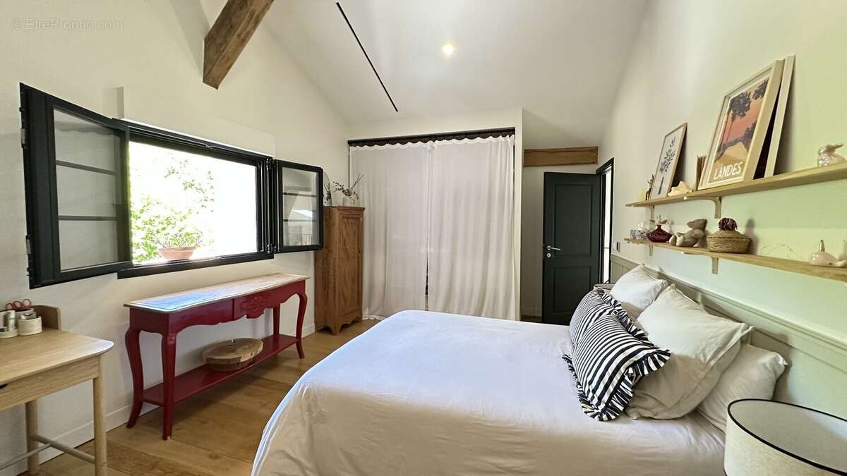 Maison à SAINT-MARTIN-DE-SEIGNANX