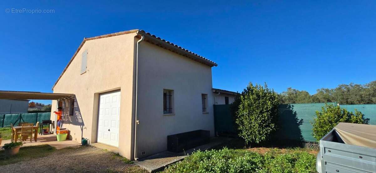 Maison à LE MUY
