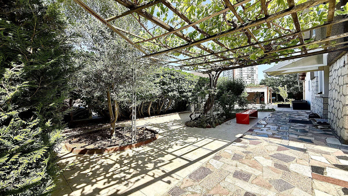 Charmante maison familiale ? proche de toutes commodités ! 185 m2 - photo 7