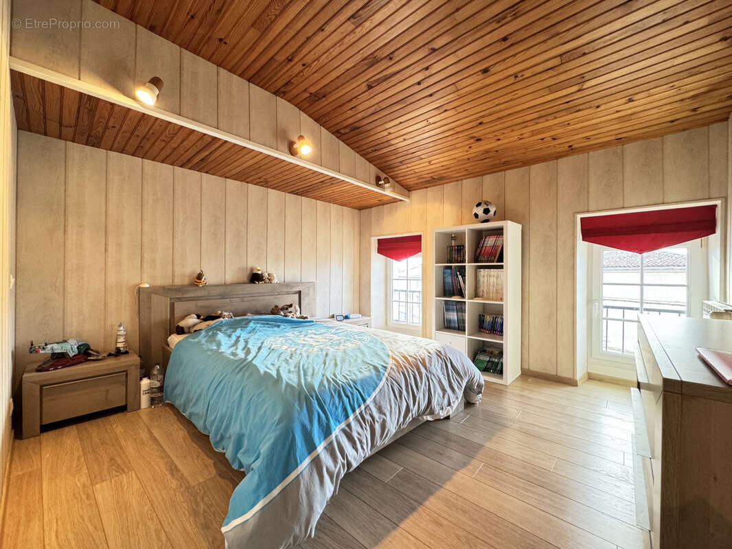 Maison à BARBEZIEUX-SAINT-HILAIRE