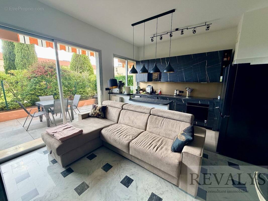 Appartement à CAP-D'AIL