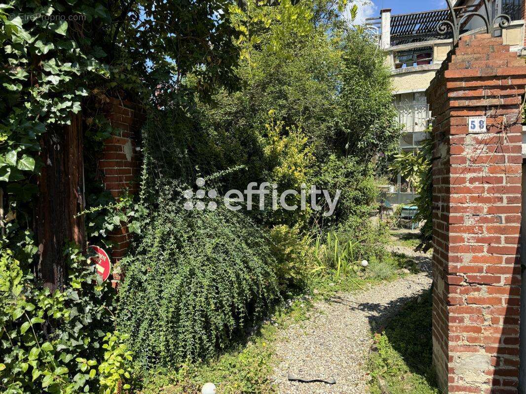 Maison à ISSY-LES-MOULINEAUX