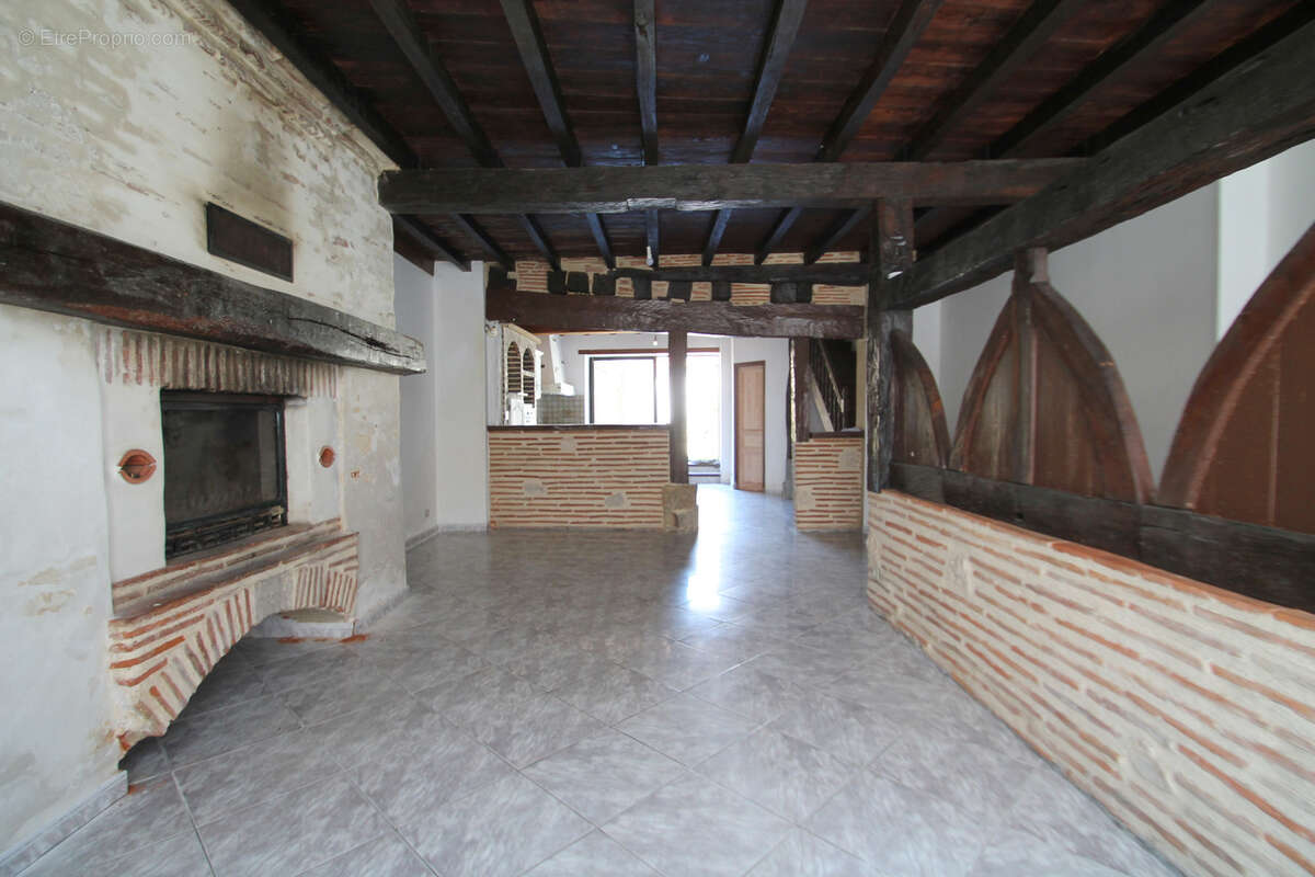 Maison de village de caractère à vendre– 109 m² – 3 chambres + Grenier aménageable (67 m²) - cour extèrieure - photo 2