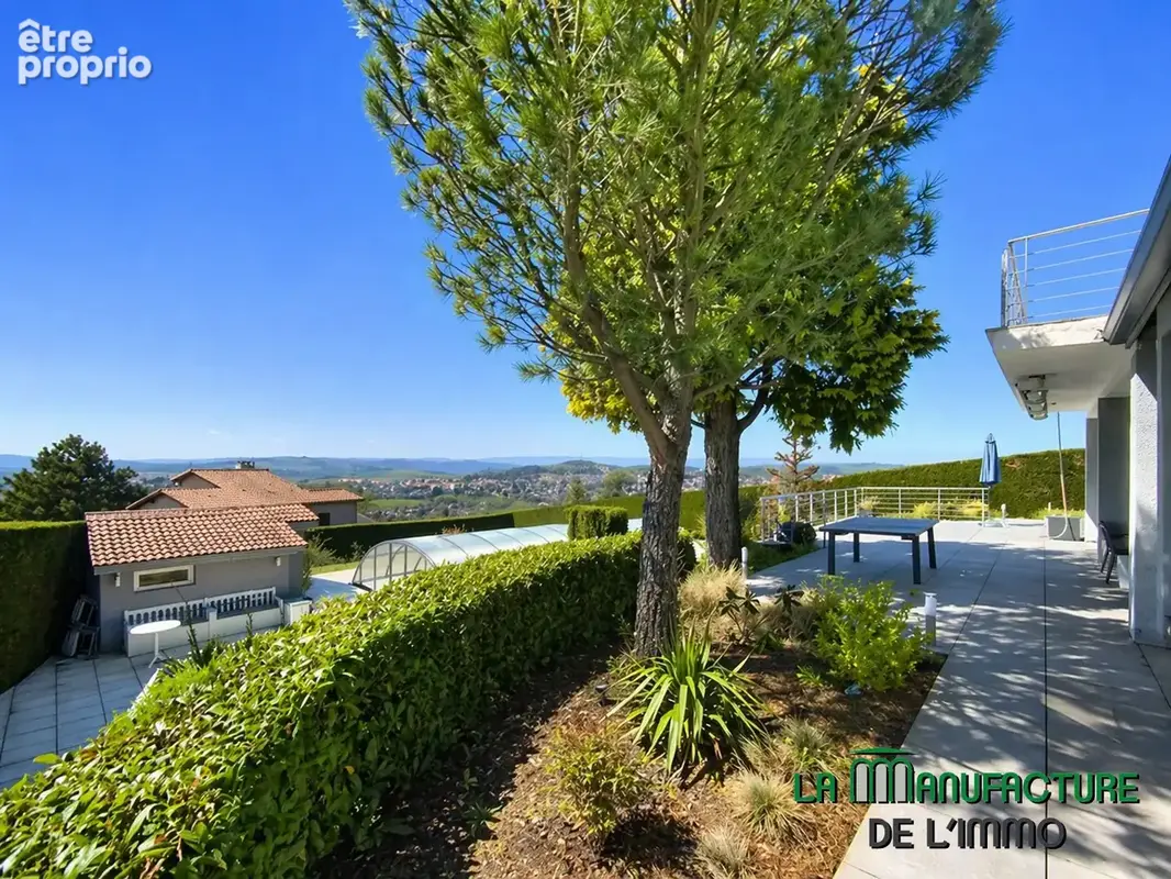 Villa de 280m2 avec piscine et dependance / vue exeptionnelle / saint-genest lerpt - photo 7