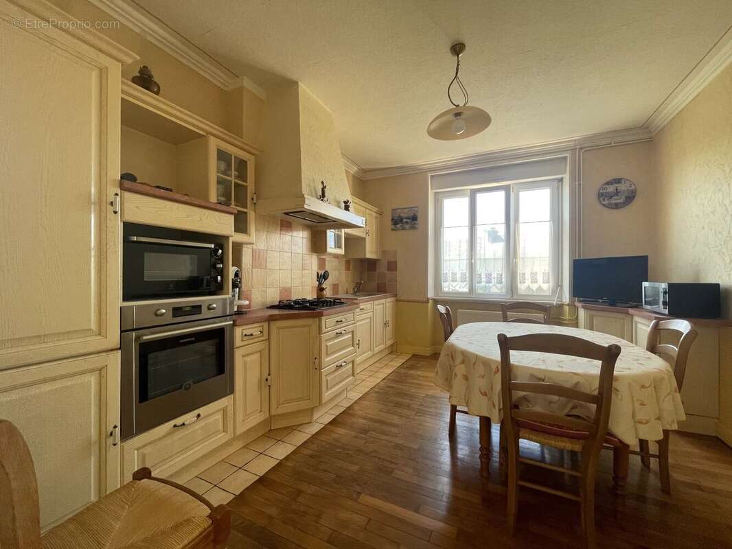Maison à PLOUGUERNEAU