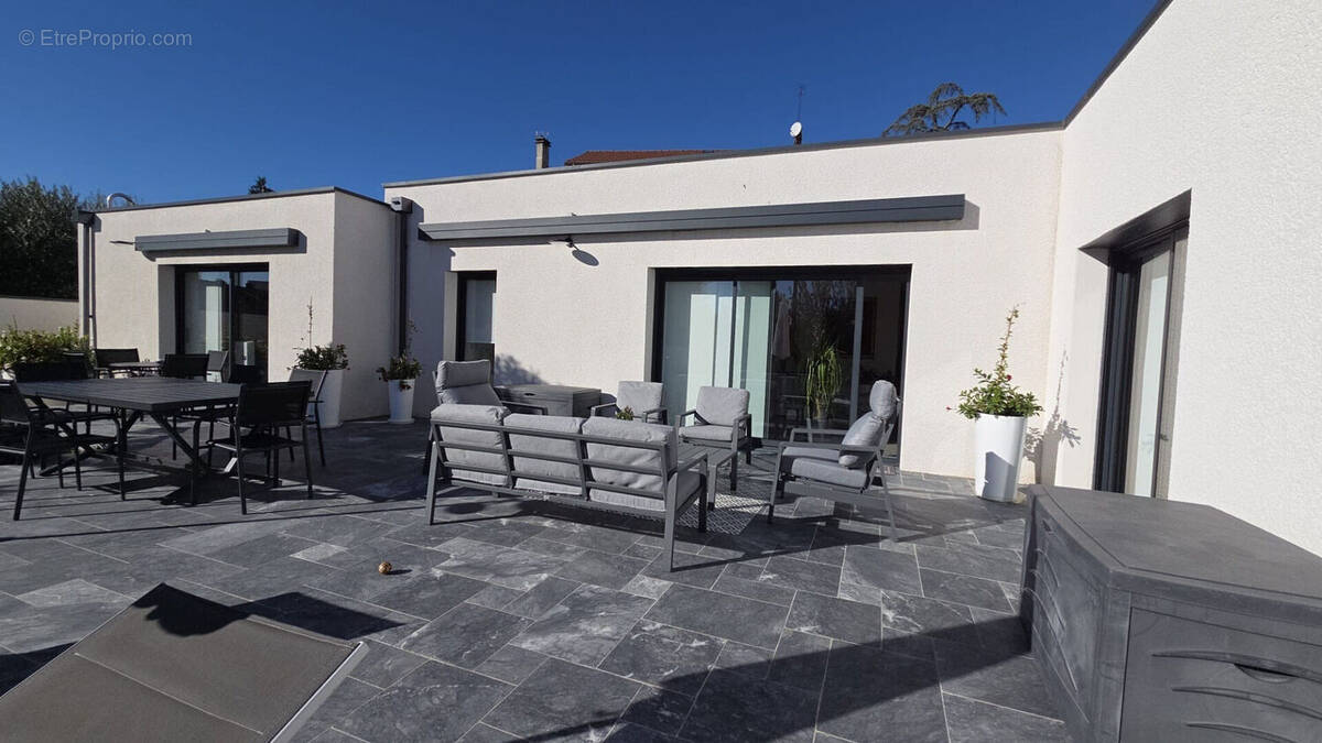 Maison à ROMANS-SUR-ISERE