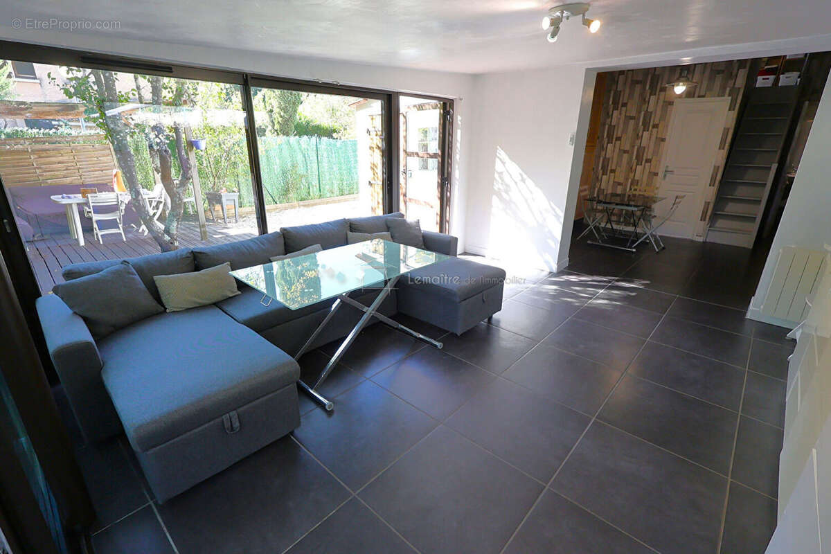 Maison à SAINT-CEZAIRE-SUR-SIAGNE