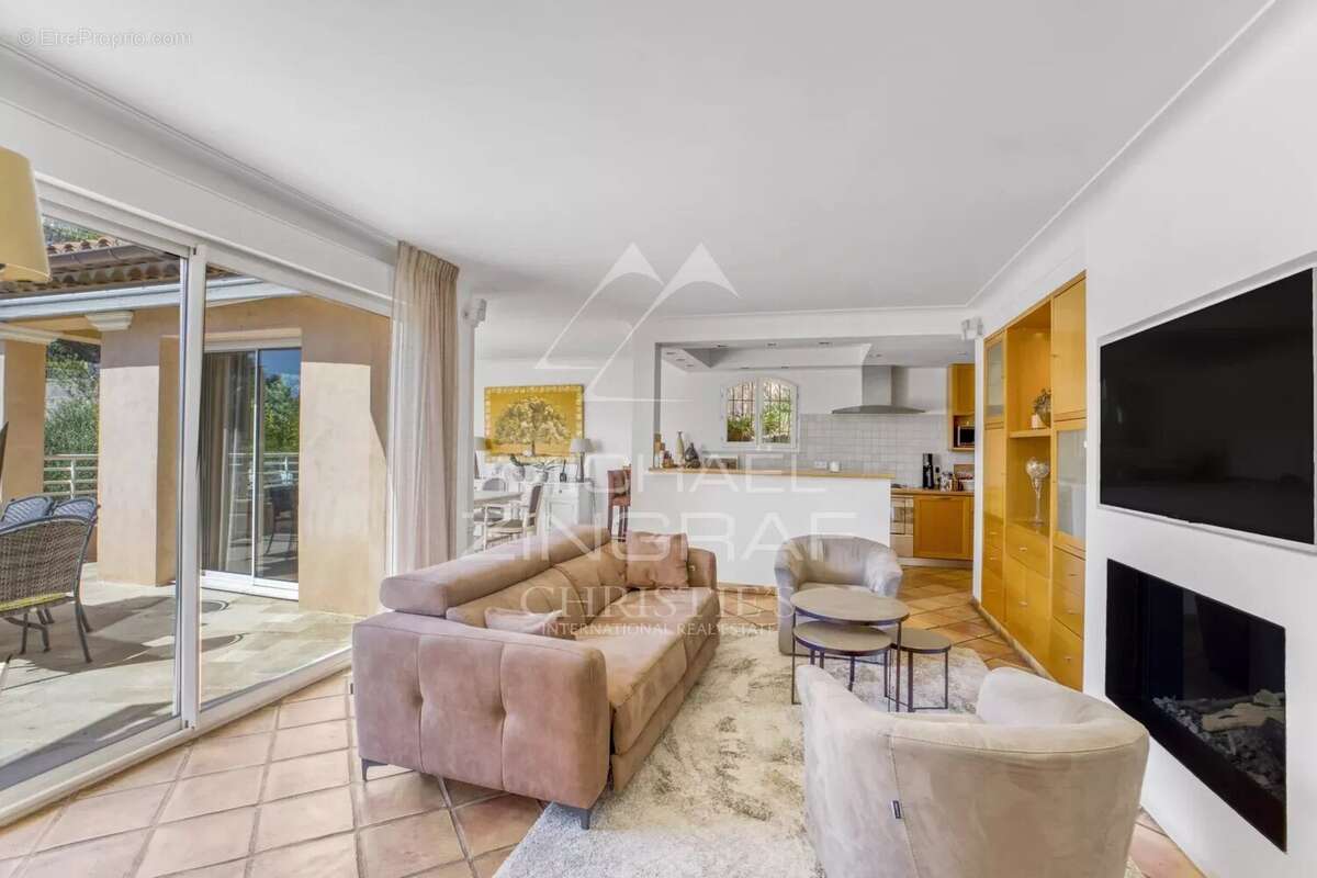 Maison à MANDELIEU-LA-NAPOULE