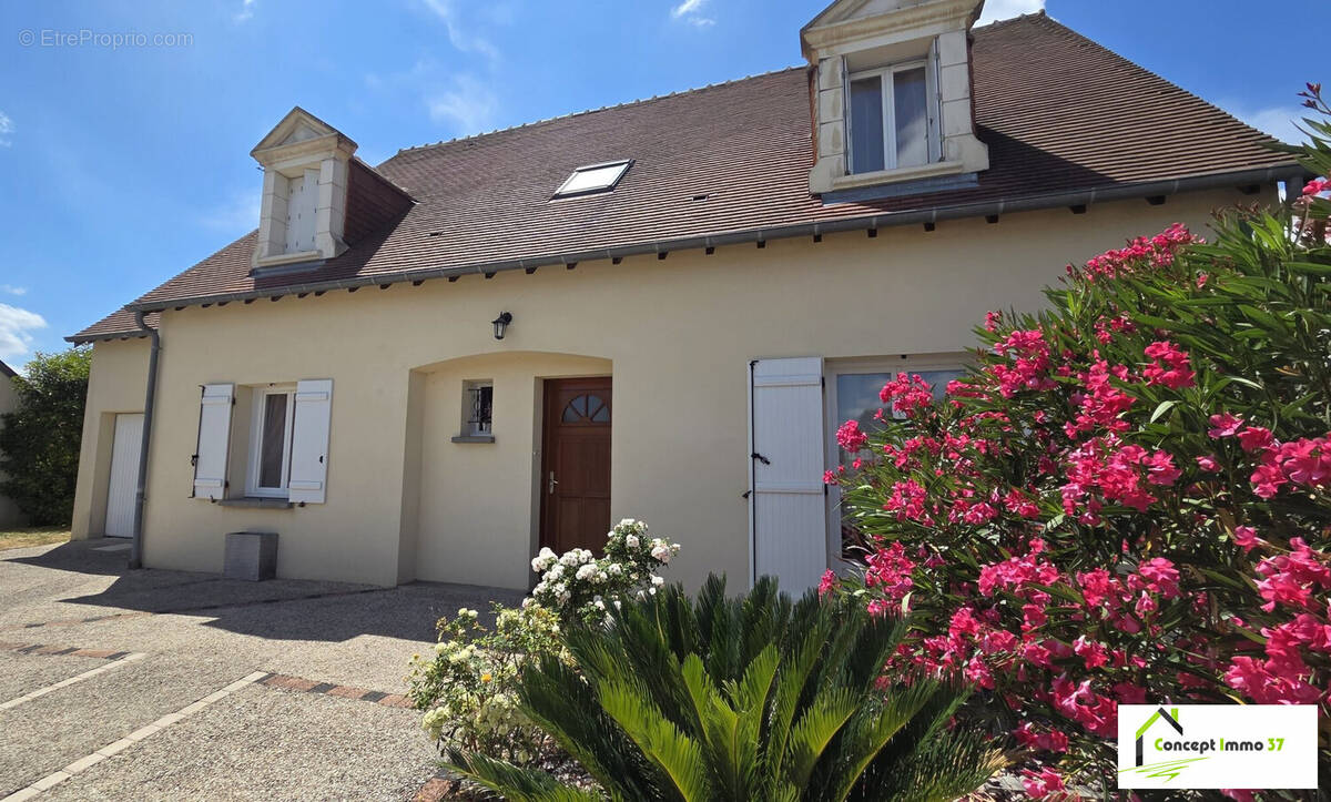 Maison à LA VILLE-AUX-DAMES
