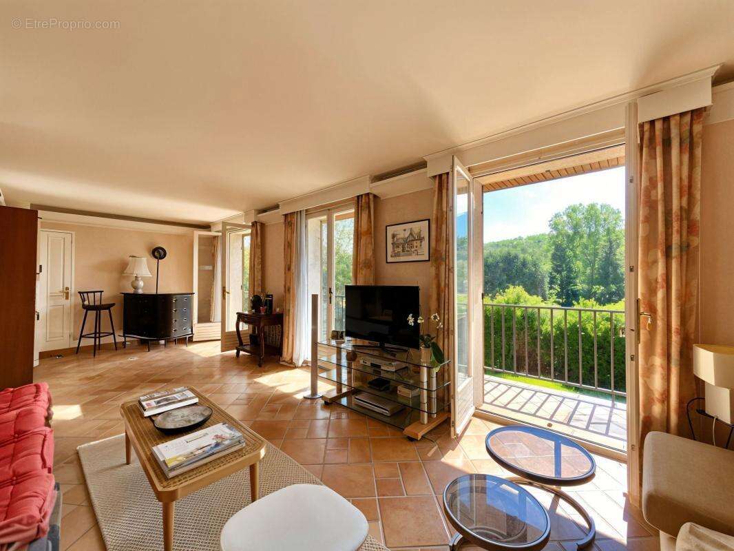 Maison à BEYNES