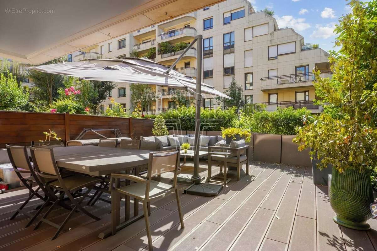 Appartement à LEVALLOIS-PERRET