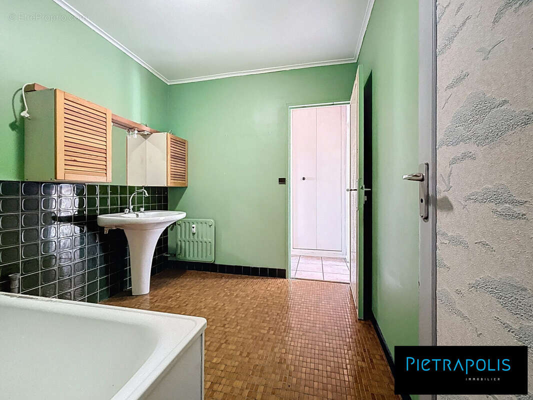 Appartement à RILLIEUX-LA-PAPE