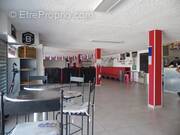 Commerce à SAINT-PRIVAT-DES-VIEUX