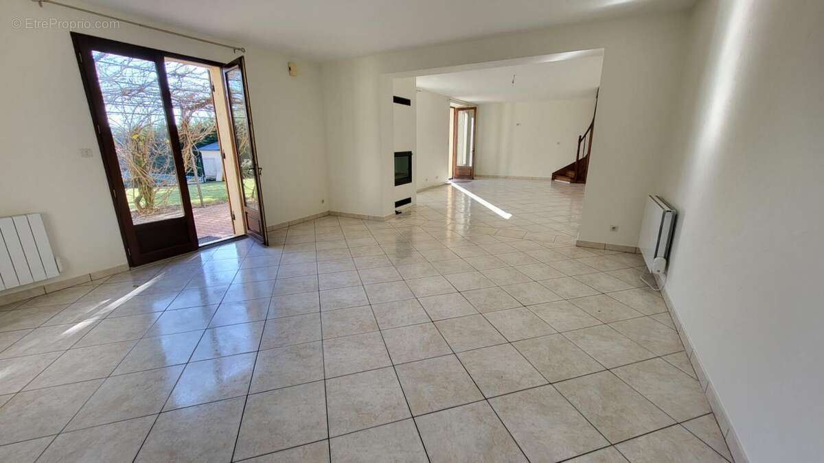 Maison à SAINT-GERMAIN-DU-SALEMBRE