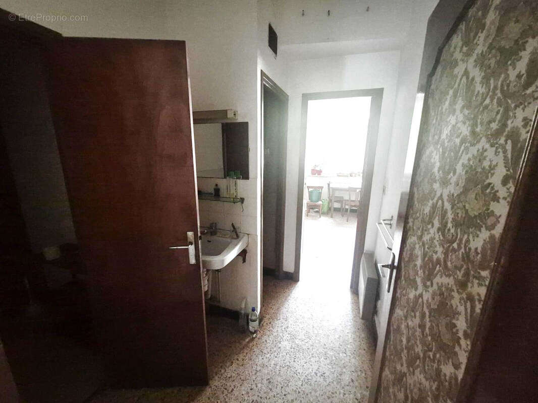 Maison de village avec cour, terrasse et immense garage   Azille (11700)   145 m2 habitables - photo 28