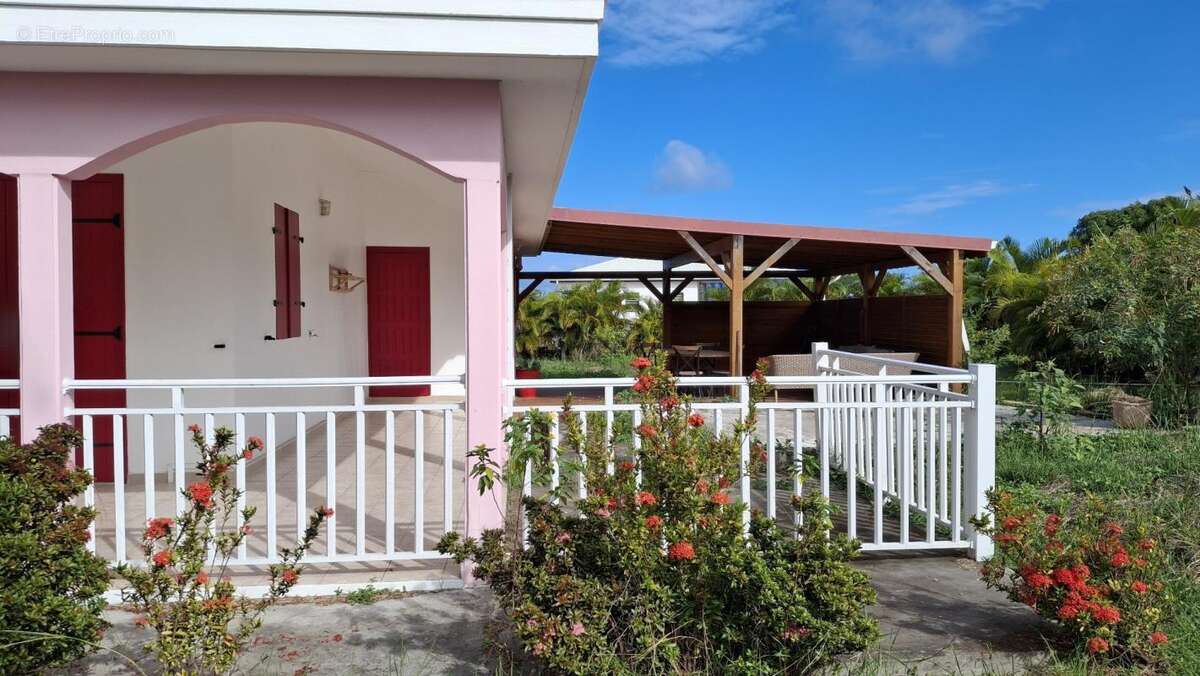 Maison à CAPESTERRE-DE-MARIE-GALANTE