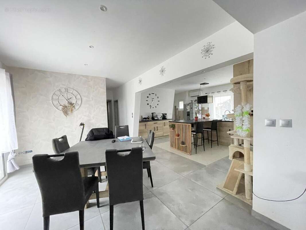 Maison à LEZIGNAN-LA-CEBE