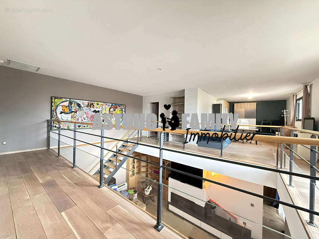 Maison à SAINT-LAURENT-D'AIGOUZE