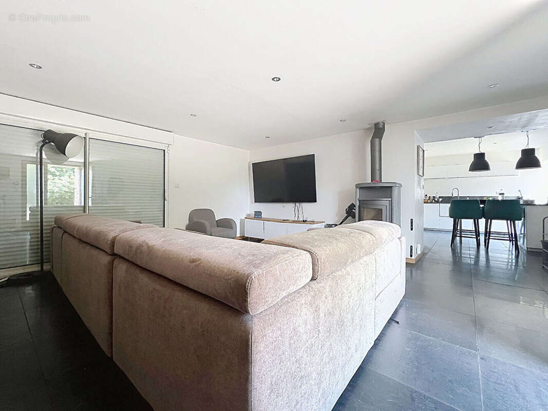 Maison rénovée 3 chambres avec jardin de 700 m² au calme à Mont-Dol - photo 3