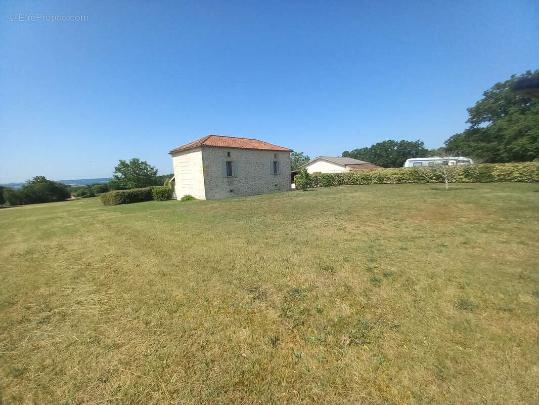 Maison à THEZAC