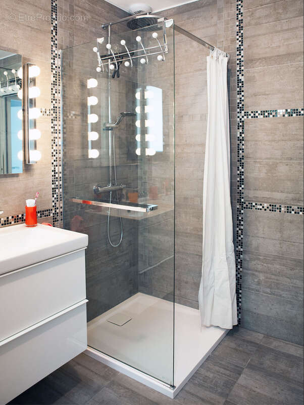 sdb 1 - Maison à BUSSY-SAINT-GEORGES