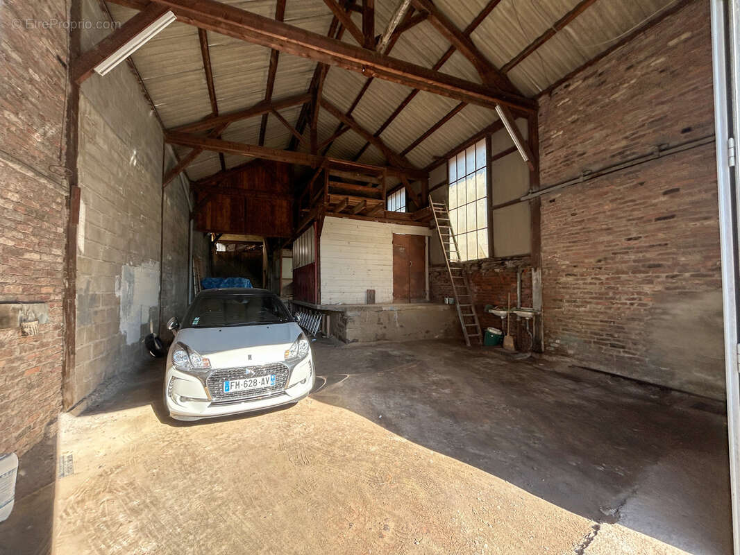 Parking à COMMENTRY