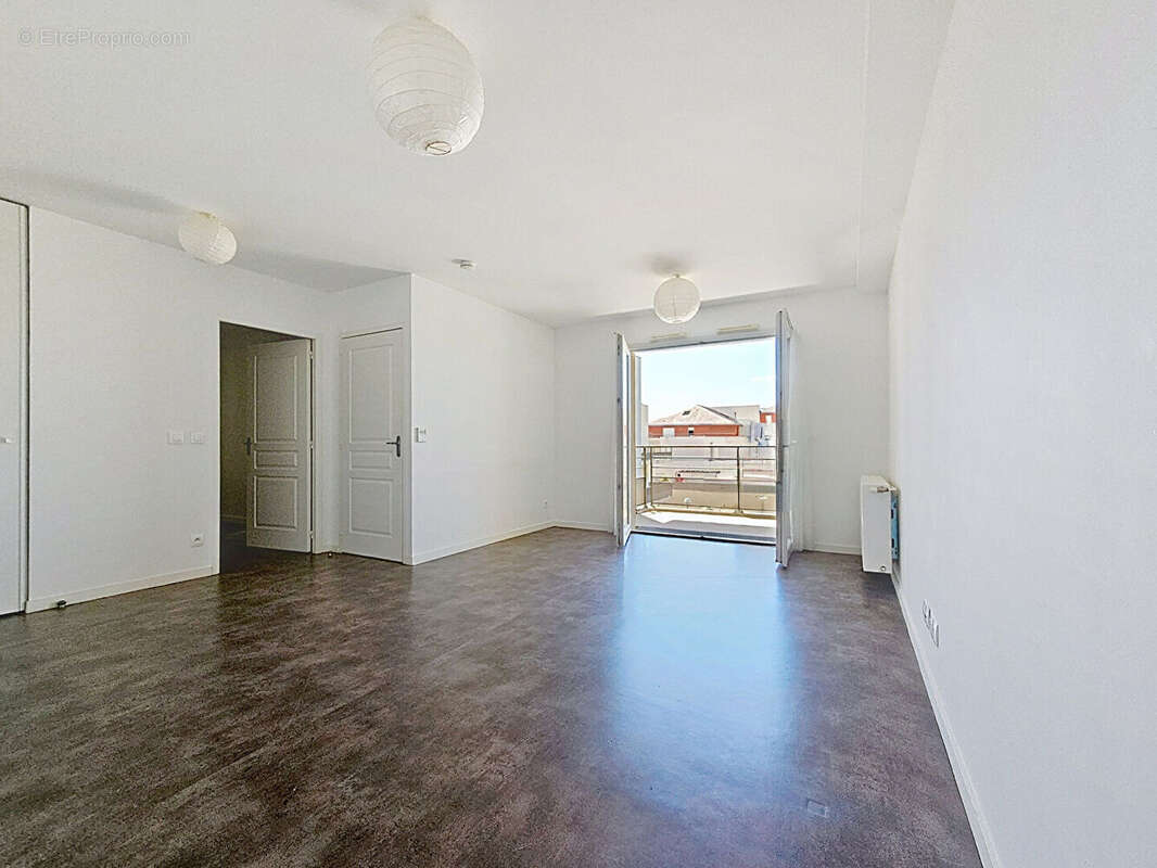 Appartement récent 2 chambres avec balcon et place de stationnement - photo 3