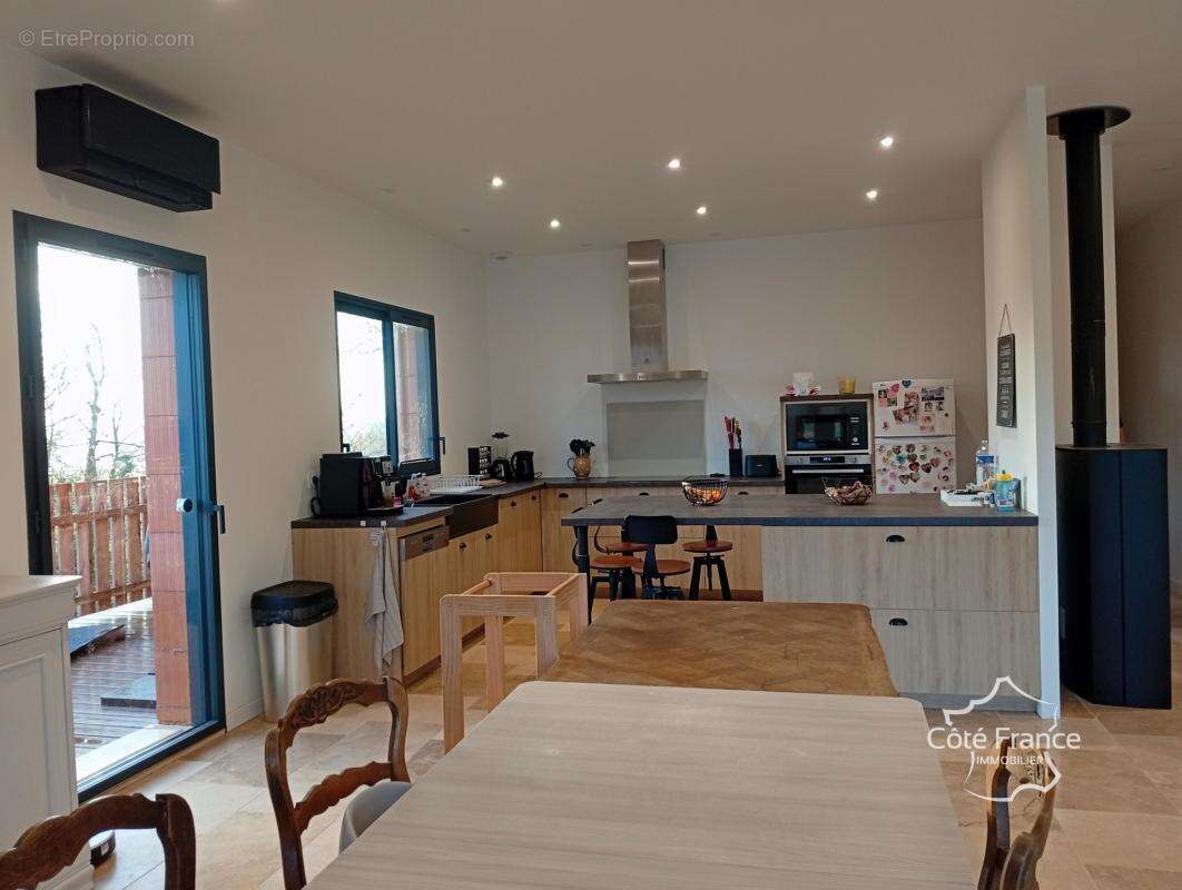 Maison à SAINT-DENIS-LES-MARTEL