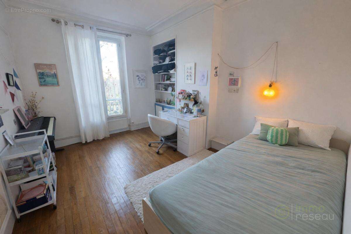 Appartement à MONTROUGE