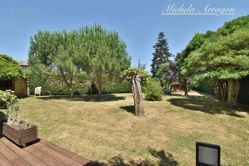 Maison familiale avec parc arboré de plus de 2 000 m² – Grange-sur-Lot - photo 7