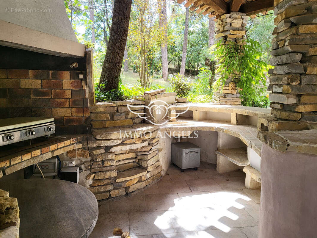 Maison à VAILHAUQUES