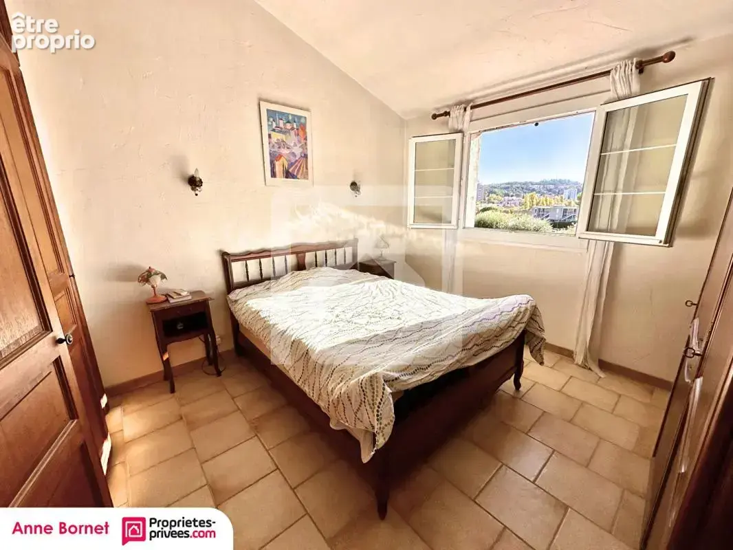 Villa individuelle 6 pièces 148 m2 avec jardin arboré, terrasse et cave - photo 10